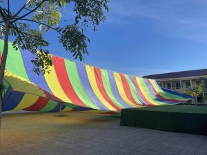 Dù treo dây cáp sự kiện sân trường ngoài trời