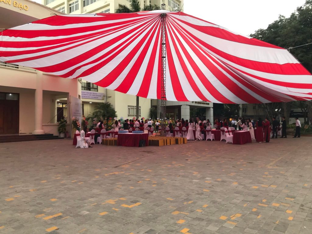 Dù che sự kiện đường kính 22m che sân trường ở Thanh Hoá