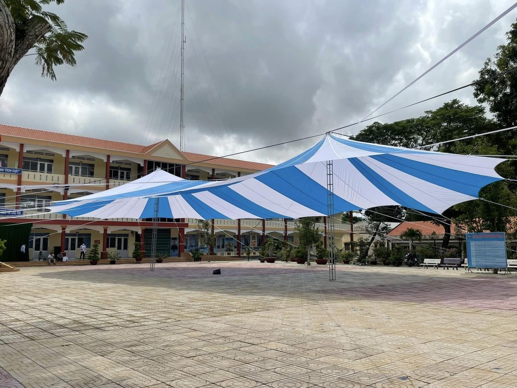 Dù che nắng sự kiện sân trường học ở Hà Tĩnh