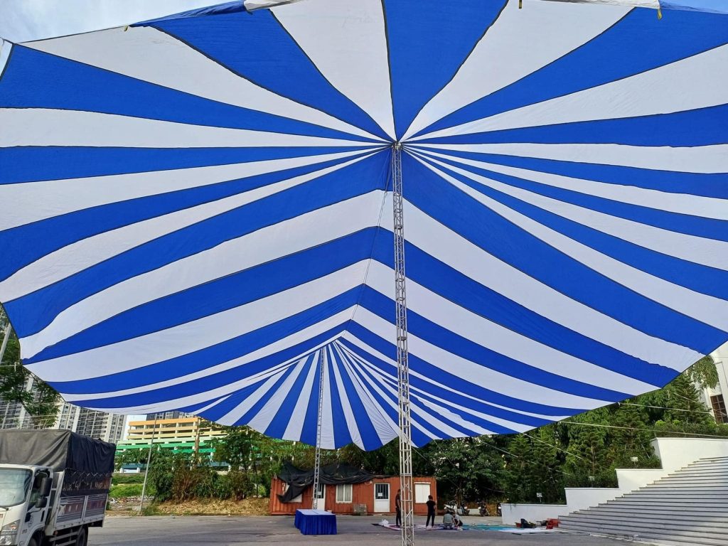 Vải bạt dù che nắng mưa làm dù sự kiện
